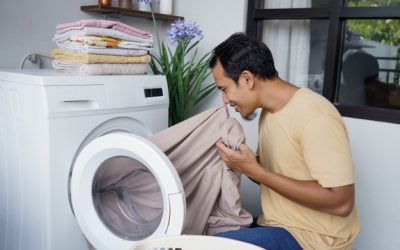 7 Cara Menghilangkan Bau Apek Pada Pakaian!