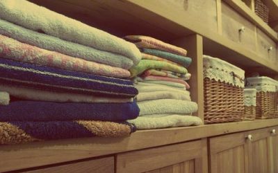 7 Cara Mengatasi Lemari Berjamur dengan Tepat