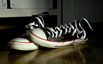 Tips Jitu Mencuci Sepatu Sekolah