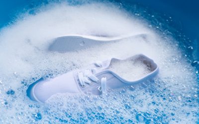 Berikut Kesalahan Mencuci Sepatu Putih