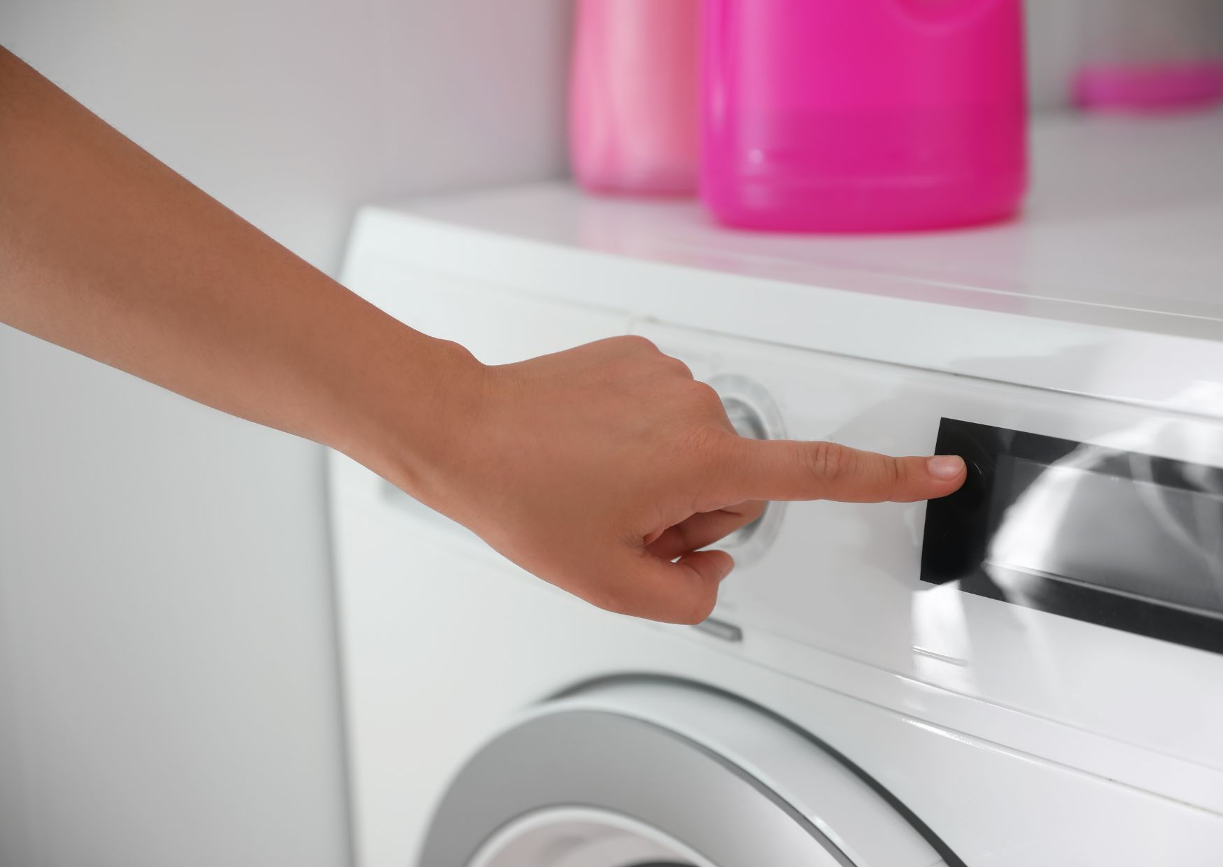 merawat mesin laundry