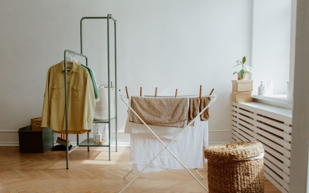 Ikuti 8 Cara Mudah Memaksimalkan Ruang Sempit untuk Menjemur Pakaian