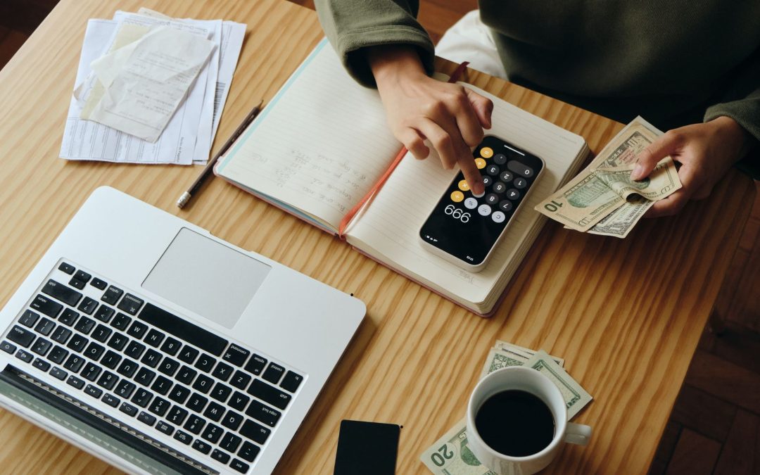 Cuan Nggak Bocor! 5 Hal Pentingnya Atur Pemasukan Bisnis Laundry